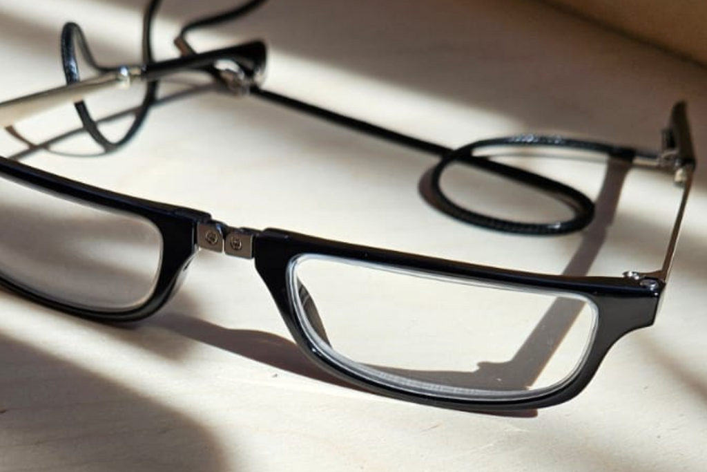 The Top 5 Reasons Why Neckglasses Are the Trend to Jump Onto Right Now